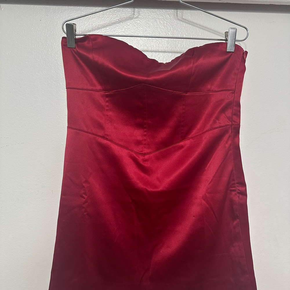 Elegant Red Strapless Dress
